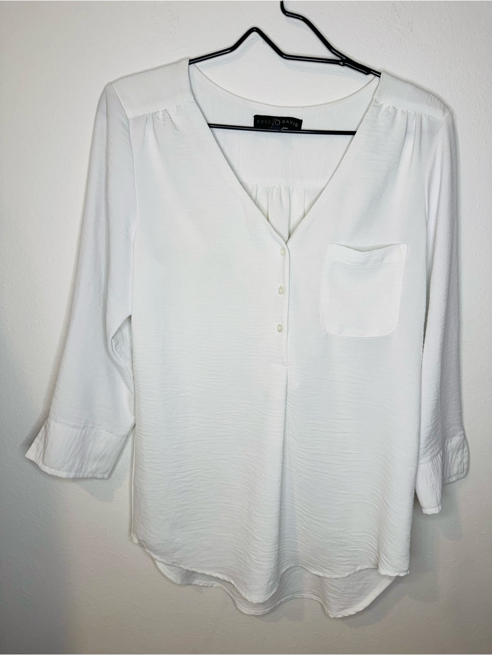 Fred David White V-Neck Button Front Blouse Size Small 3/4 Sleeve Pocket Top